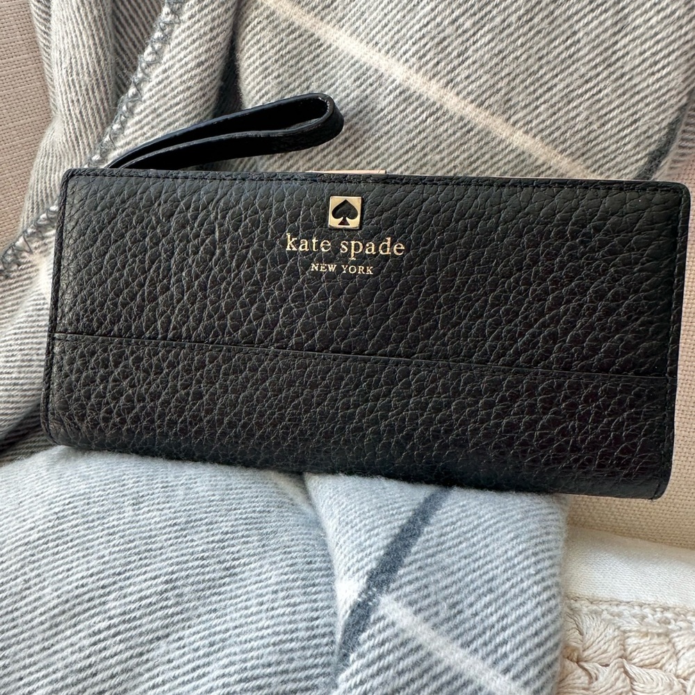 Kate Spade Textured Black Wristlet